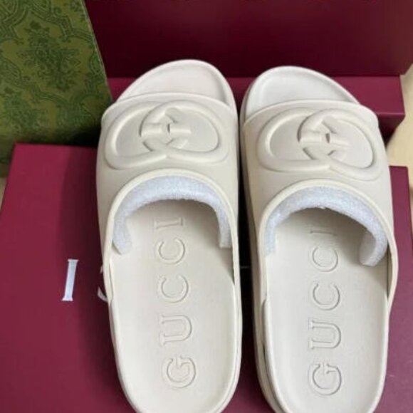 New! Gucci Interlocking G Platform Soft Rubber Slide Sandals - Picture 1 of 6